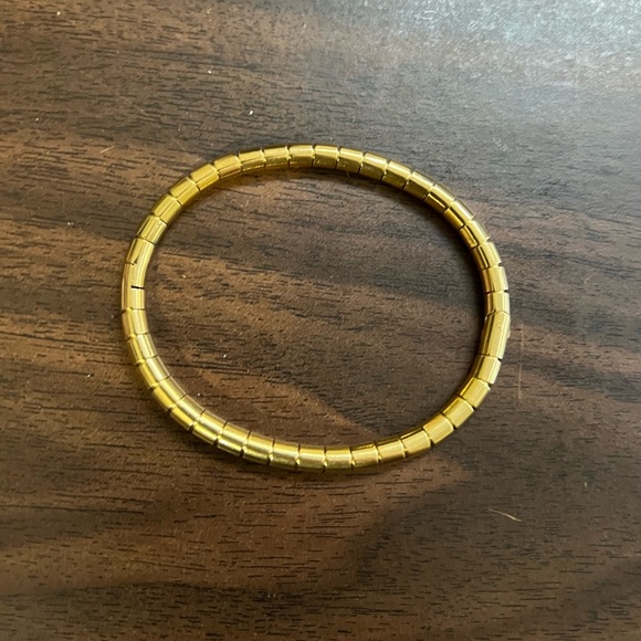 Gold plated stainless steel bangle bracelet - Picture 2 of 4